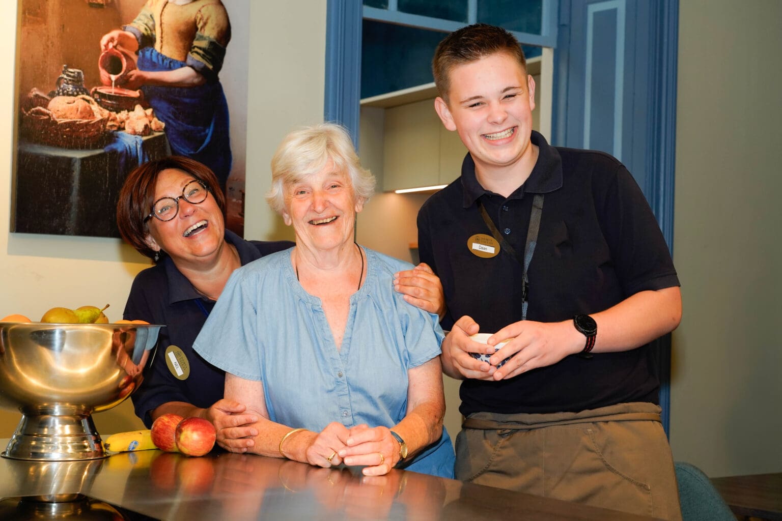 Bewoner met medewerkers